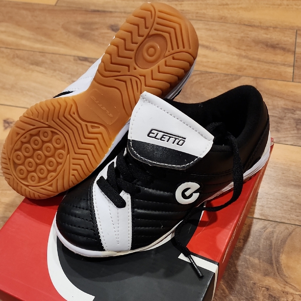 ELETTO IS 1000 Kids Black and White Indooe Soccer Shoes